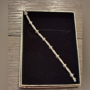 Gold and diamond bracelet